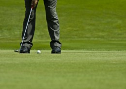 golfer beim putten